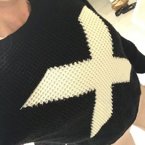 Small Forever 21 knit X black and white sweater
